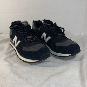 New Balance Men’s Black and Dark Gray Sneakers